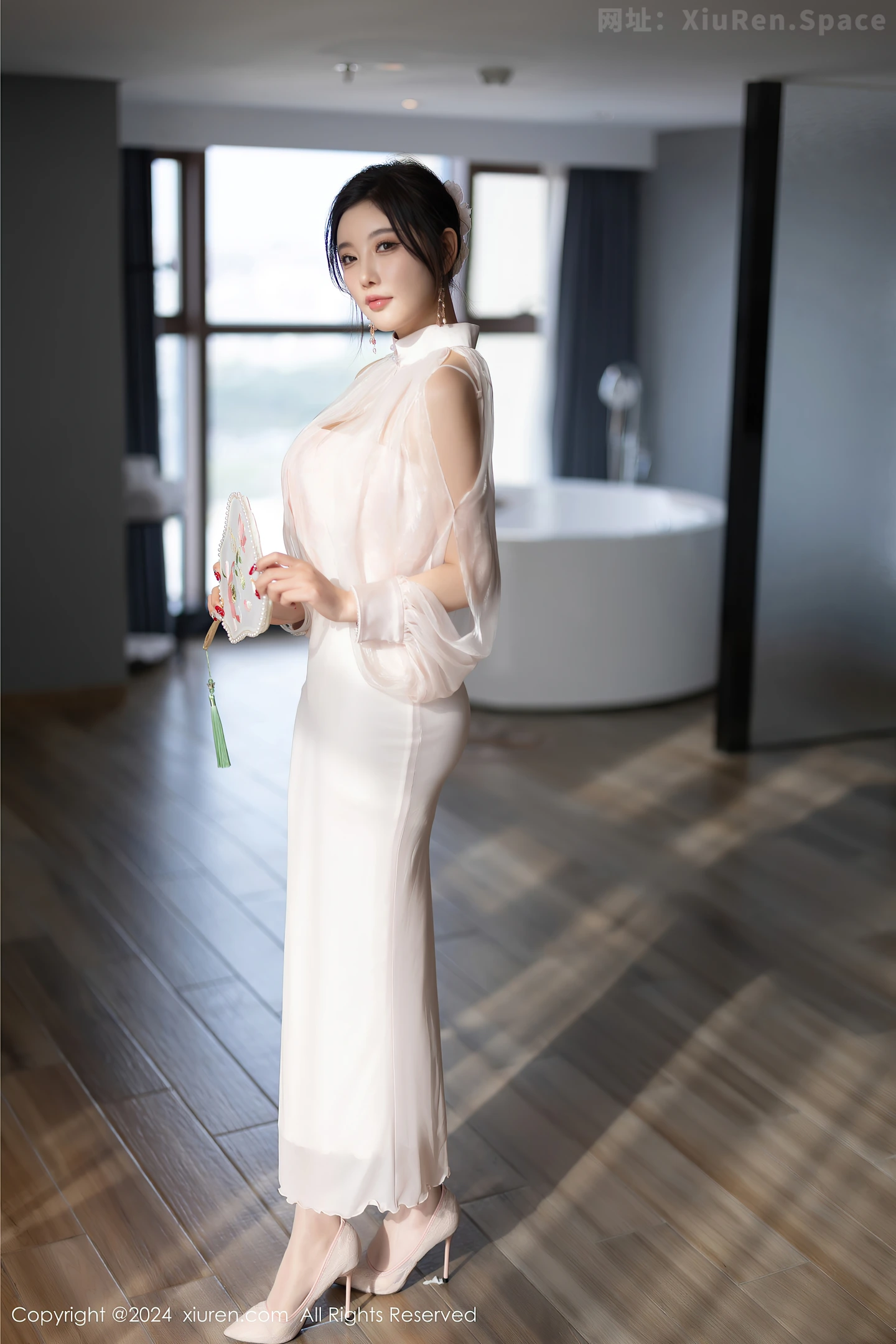 图片[2]-[XiuRen秀人网]VOL.8294 女神杨晨晨Yome浅粉色情趣内衣配浅粉丝袜秀完美身材诱惑写真80P-秀人网官方网站